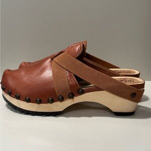 Jax & Bard Beatrice Brown Clogs